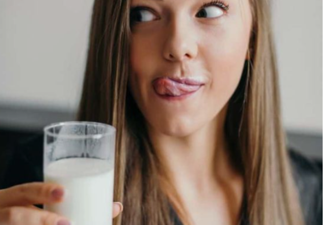 The Nighttime Elixir: 9 Health Benefits of Drinking Milk at Night